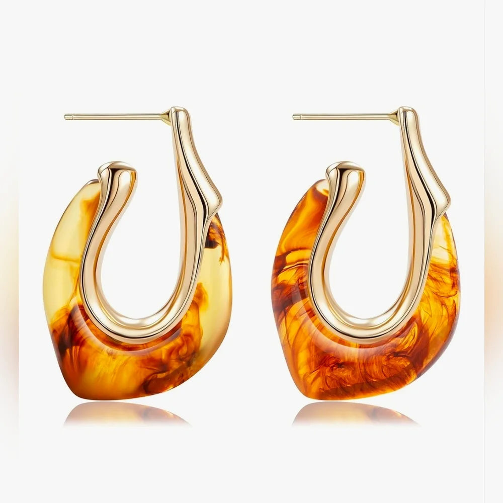 Elegant Gold and Amber Hoop Earrings‎